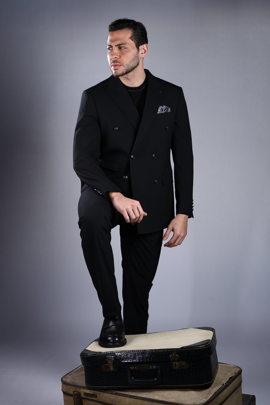 Men’s Wool Blend Slim Fit Double-Breasted Suit-BLACK.023