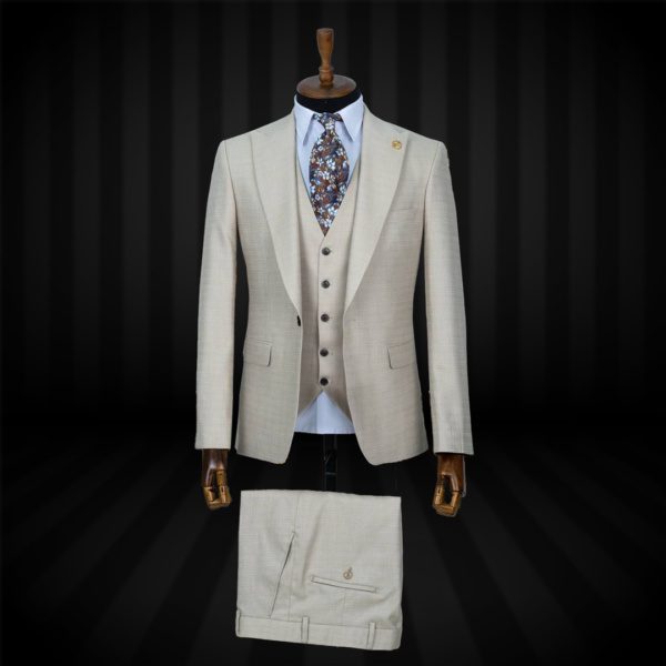 Retro Beige 3-Piece Suit - Vintage and Stylish Men's Formal Attire.